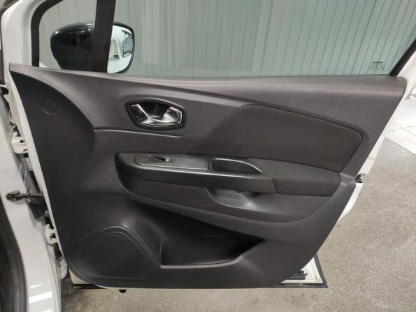 Renault Kaptur I с пробегом 2016 года, цена 1 160 000 рублей, 141000 км, внедорожник, Автокод Объявления