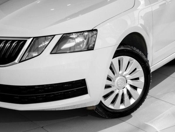 Skoda Octavia III (A7) Рестайлинг с пробегом 2019 года, цена 1 228 000 рублей, 208018 км, лифтбек, Автокод Объявления