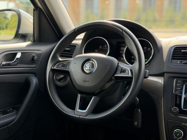 Skoda Yeti I Рестайлинг с пробегом 2016 года, цена 1 650 000 рублей, 131200 км, внедорожник, Автокод Объявления