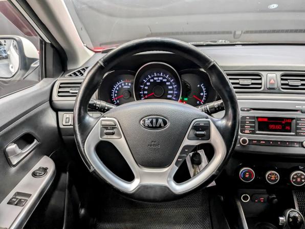 Kia Rio III Рестайлинг с пробегом 2015 года, цена 1 250 000 рублей, 83676 км, хэтчбек, Автокод Объявления
