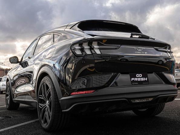 Ford Mustang Mach-E I с пробегом 2022 года, цена 4 930 000 рублей, 1356 км, внедорожник, Автокод Объявления