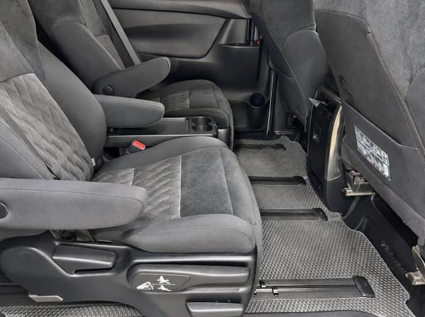Toyota Alphard III Рестайлинг с пробегом 2018 года, цена 3 929 500 рублей, 90118 км, минивэн, Автокод Объявления