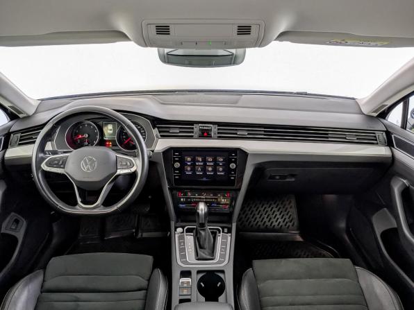 Volkswagen Passat B8 Рестайлинг с пробегом 2021 года, цена 2 490 000 рублей, 90268 км, седан, Автокод Объявления