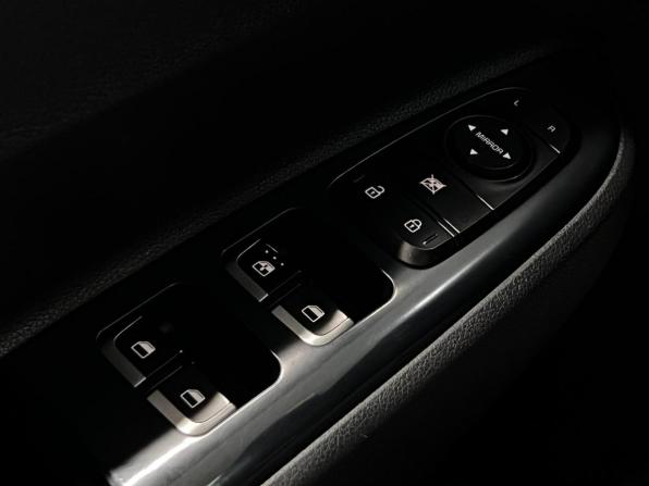 Kia Rio IV с пробегом 2018 года, цена 1 095 000 рублей, 230184 км, хэтчбек, Автокод Объявления