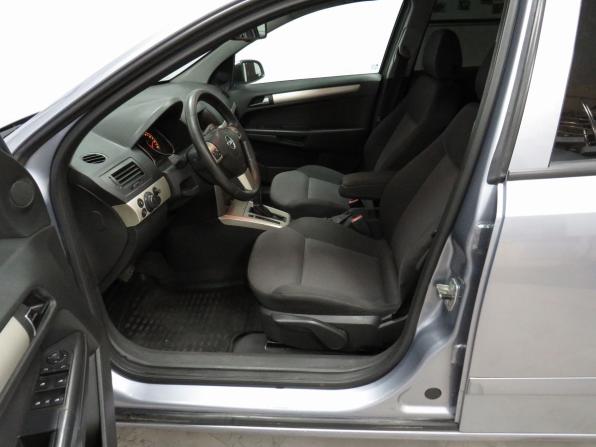 Opel Astra H Рестайлинг с пробегом 2008 года, цена 595 000 рублей, 169821 км, седан, Автокод Объявления