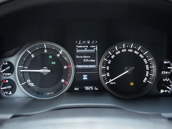 Toyota Land Cruiser 200 Series Рестайлинг 2 с пробегом 2017 года, цена 5 700 000 рублей, 78230 км, внедорожник, Автокод Объявления