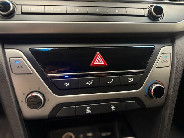 Hyundai Elantra VI (AD) с пробегом 2018 года, цена 1 590 000 рублей, 150000 км, седан, Автокод Объявления