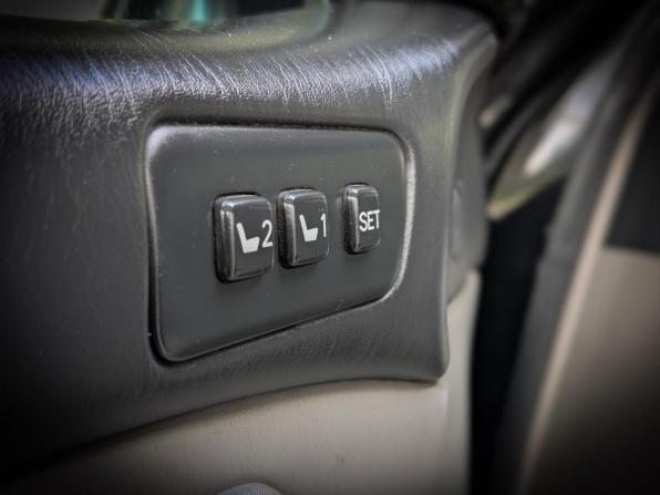 Toyota Land Cruiser 100 Series Рестайлинг 2 с пробегом 2005 года, цена 1 999 900 рублей, 302000 км, внедорожник, Автокод Объявления