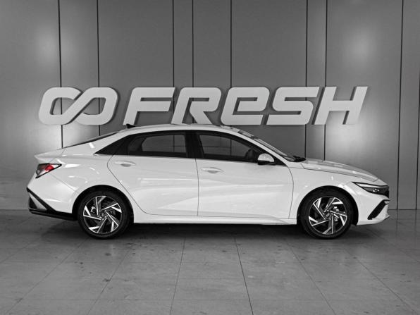 Hyundai Elantra VII (CN7) Рестайлинг с пробегом 2023 года, цена 2 829 000 рублей, 528 км, седан, Автокод Объявления