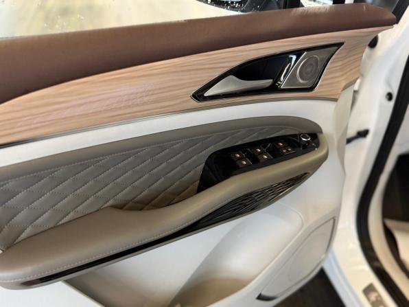 Forthing Yacht с пробегом 2023 года, цена 1 995 000 рублей, 87721 км, минивэн, Автокод Объявления