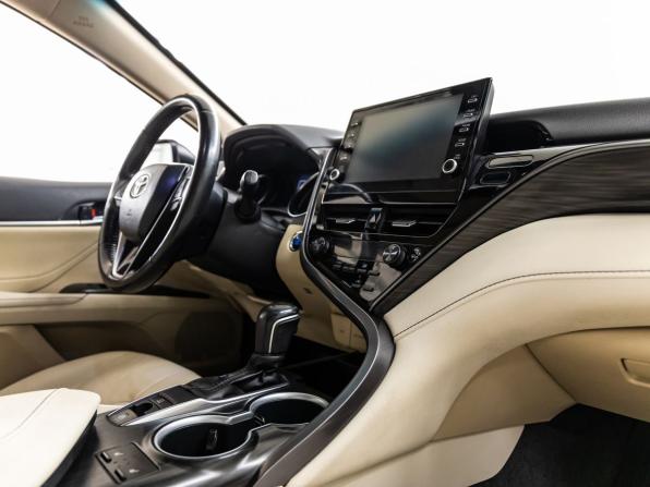 Toyota Camry VIII (XV70) Рестайлинг с пробегом 2021 года, цена 3 250 000 рублей, 55858 км, седан, Автокод Объявления