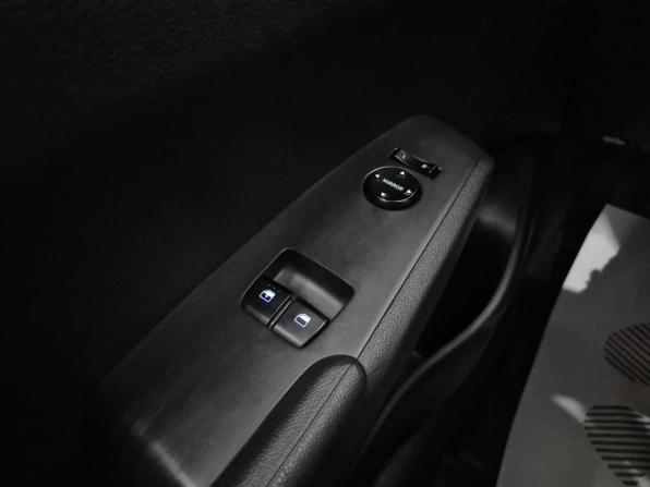 Hyundai Solaris II с пробегом 2017 года, цена 1 080 000 рублей, 160142 км, седан, Автокод Объявления
