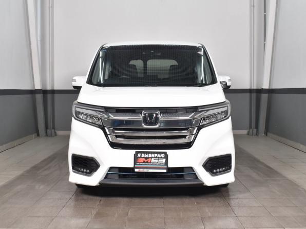Honda Stepwgn V Рестайлинг с пробегом 2018 года, цена 2 375 995 рублей, 80752 км, минивэн, Автокод Объявления