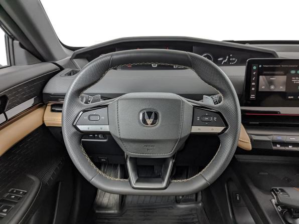 Changan UNI-V I с пробегом 2023 года, цена 2 150 000 рублей, 48403 км, лифтбек, Автокод Объявления