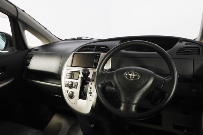 Toyota Ractis I с пробегом 2010 года, цена 949 000 рублей, 179000 км, хэтчбек, Автокод Объявления