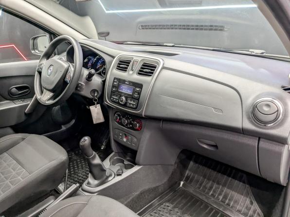 Renault Sandero II Рестайлинг с пробегом 2018 года, цена 975 000 рублей, 130038 км, хэтчбек, Автокод Объявления