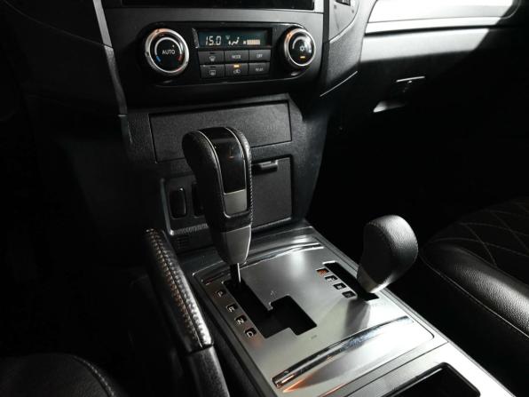 Mitsubishi Pajero IV с пробегом 2011 года, цена 1 820 000 рублей, 218357 км, внедорожник, Автокод Объявления
