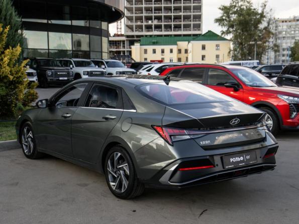 Hyundai Elantra VII (CN7) Рестайлинг с пробегом 2024 года, цена 2 133 000 рублей, 23247 км, седан, Автокод Объявления