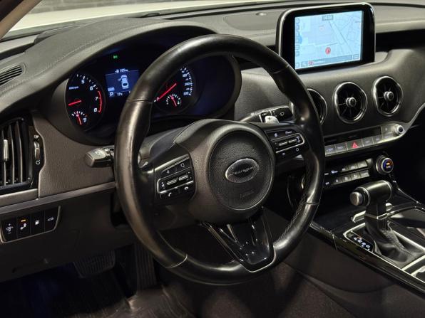 Kia Stinger I с пробегом 2018 года, цена 2 400 000 рублей, 122894 км, лифтбек, Автокод Объявления