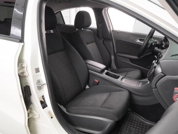 Mercedes-Benz A-Класс III (W176) Рестайлинг с пробегом 2016 года, цена 1 424 000 рублей, 143523 км, хэтчбек, Автокод Объявления