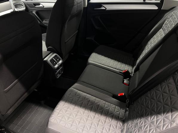 Volkswagen Tiguan II Рестайлинг с пробегом 2021 года, цена 2 626 000 рублей, 80444 км, внедорожник, Автокод Объявления