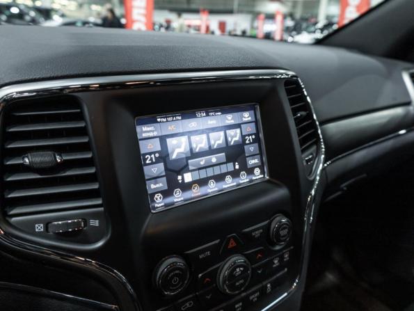 Jeep Grand Cherokee IV (WK2) Рестайлинг с пробегом 2018 года, цена 3 789 700 рублей, 83380 км, внедорожник, Автокод Объявления
