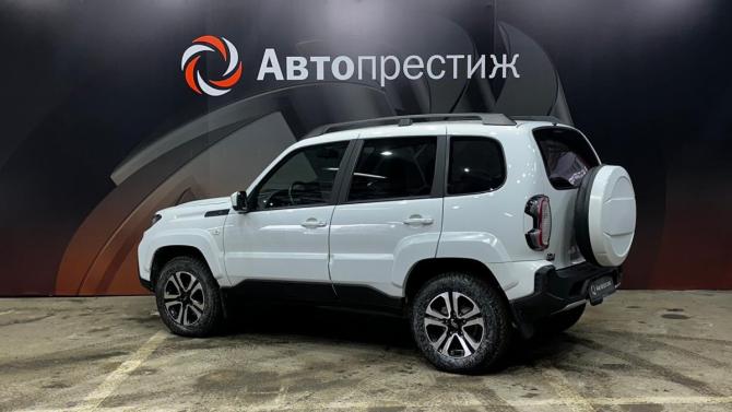 Lada (ВАЗ) Niva с пробегом 2025 года, цена 1 530 000 рублей, 9741 км, внедорожник, Автокод Объявления