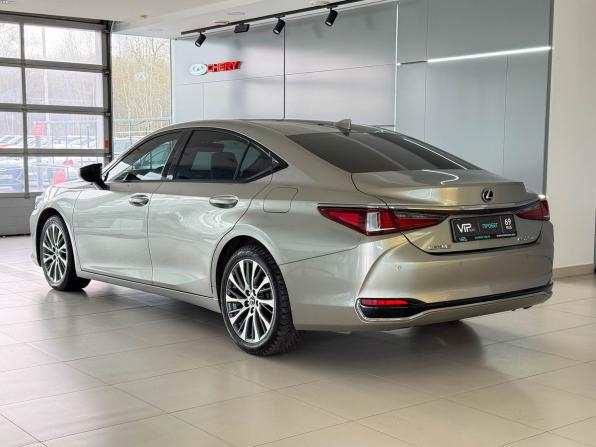 Lexus ES VII Рестайлинг с пробегом 2021 года, цена 4 450 000 рублей, 81775 км, седан, Автокод Объявления