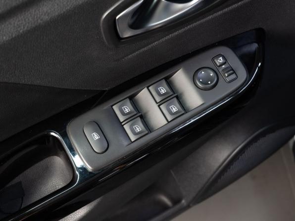 Renault Kaptur I Рестайлинг с пробегом 2020 года, цена 1 749 000 рублей, 35577 км, внедорожник, Автокод Объявления