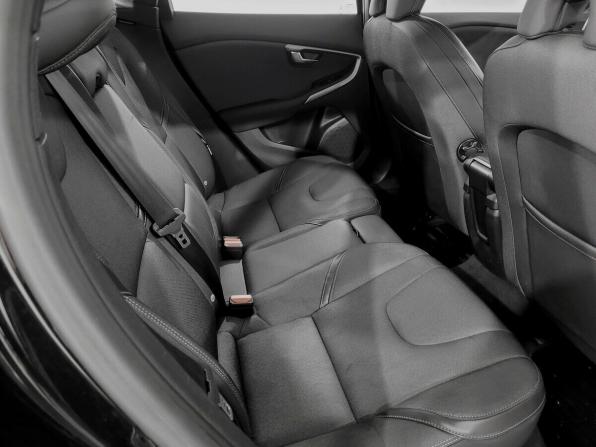 Volvo V40 Cross Country I Рестайлинг с пробегом 2017 года, цена 1 570 000 рублей, 185862 км, хэтчбек, Автокод Объявления