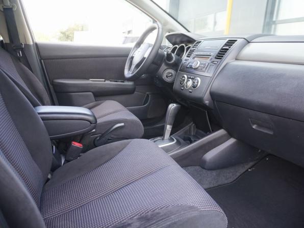 Nissan Tiida I Рестайлинг с пробегом 2010 года, цена 650 000 рублей, 216297 км, хэтчбек, Автокод Объявления