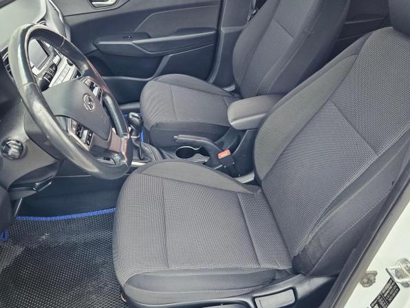 Hyundai Solaris II с пробегом 2018 года, цена 1 214 000 рублей, 108000 км, седан, Автокод Объявления