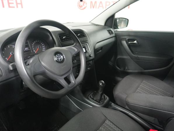 Volkswagen Polo V Рестайлинг с пробегом 2018 года, цена 1 047 000 рублей, 68427 км, седан, Автокод Объявления