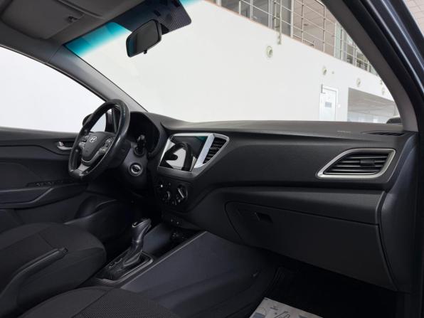 Hyundai Solaris II с пробегом 2017 года, цена 1 250 000 рублей, 174000 км, седан, Автокод Объявления