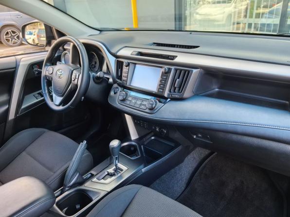 Toyota RAV4 IV (XA40) Рестайлинг с пробегом 2017 года, цена 2 210 000 рублей, 96294 км, внедорожник, Автокод Объявления