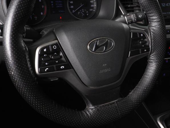 Hyundai Solaris II с пробегом 2018 года, цена 1 309 000 рублей, 97342 км, седан, Автокод Объявления