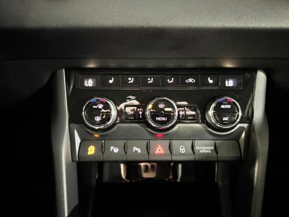 Skoda Karoq I с пробегом 2021 года, цена 2 569 000 рублей, 87000 км, внедорожник, Автокод Объявления