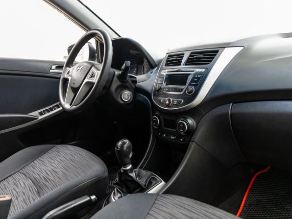 Hyundai Solaris I Рестайлинг с пробегом 2015 года, цена 788 000 рублей, 134378 км, седан, Автокод Объявления