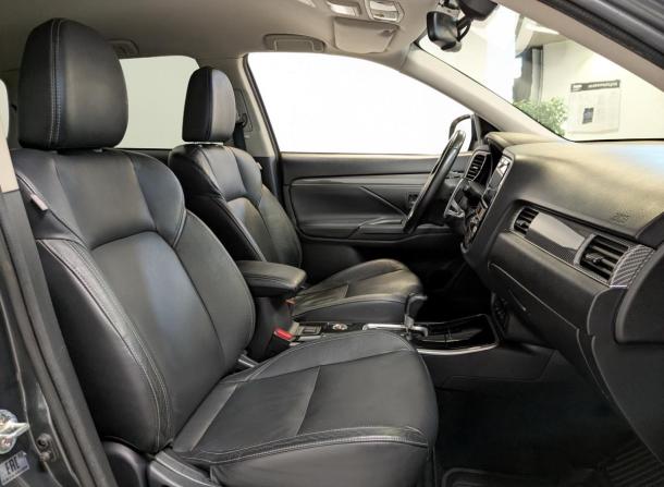 Mitsubishi Outlander III Рестайлинг 3 с пробегом 2019 года, цена 2 350 000 рублей, 151000 км, внедорожник, Автокод Объявления