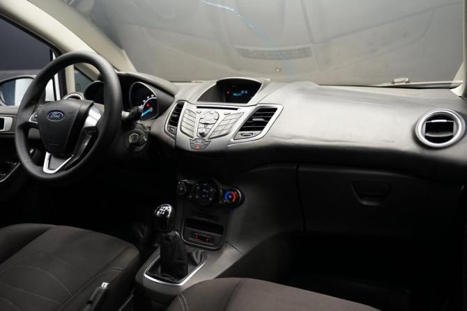 Ford Fiesta Mk6 Рестайлинг с пробегом 2015 года, цена 790 000 рублей, 200000 км, хэтчбек, Автокод Объявления