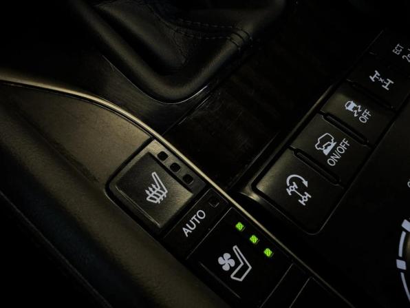 Lexus LX III Рестайлинг 2 с пробегом 2018 года, цена 10 697 000 рублей, 83204 км, внедорожник, Автокод Объявления