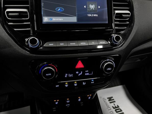 Hyundai Solaris II Рестайлинг с пробегом 2020 года, цена 1 595 000 рублей, 86464 км, седан, Автокод Объявления