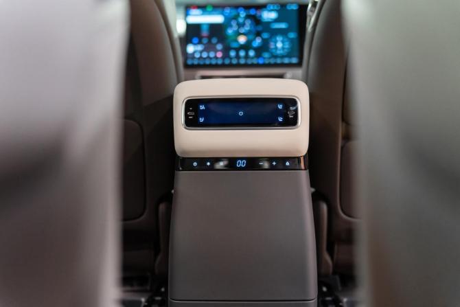 Новый Li Auto (Lixiang) Mega 2025 года, цена 9 390 000 рублей, минивэн, Автокод Объявления