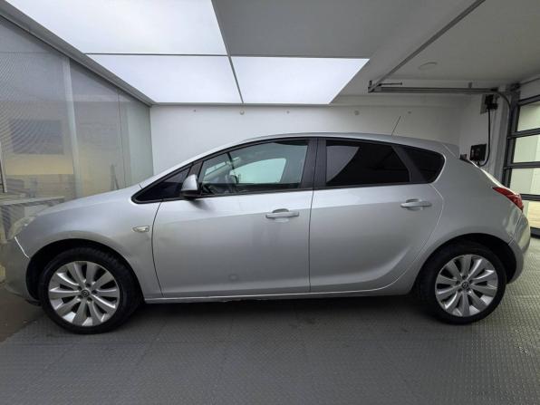 Opel Astra J с пробегом 2011 года, цена 470 000 рублей, 142685 км, хэтчбек, Автокод Объявления