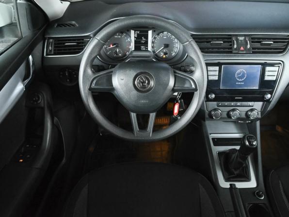 Skoda Octavia III (A7) Рестайлинг с пробегом 2017 года, цена 1 890 000 рублей, 70384 км, лифтбек, Автокод Объявления