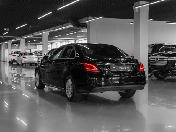 Mercedes-Benz C-Класс IV (W205) Рестайлинг с пробегом 2018 года, цена 2 410 000 рублей, 92194 км, седан, Автокод Объявления
