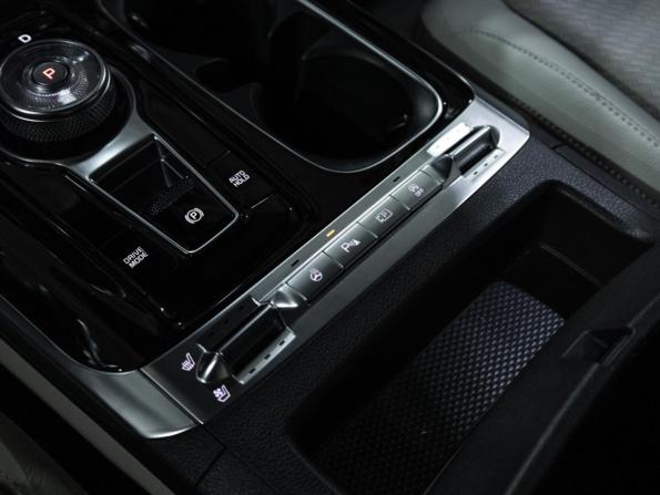 Kia Carnival IV с пробегом 2021 года, цена 4 459 455 рублей, 50000 км, минивэн, Автокод Объявления