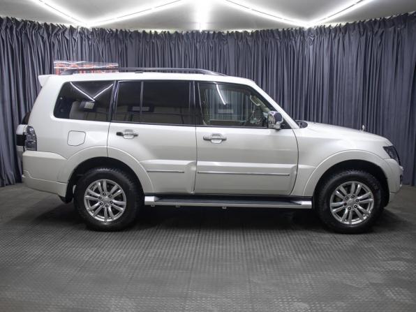 Mitsubishi Pajero IV Рестайлинг 2 с пробегом 2019 года, цена 3 798 000 рублей, 42300 км, внедорожник, Автокод Объявления