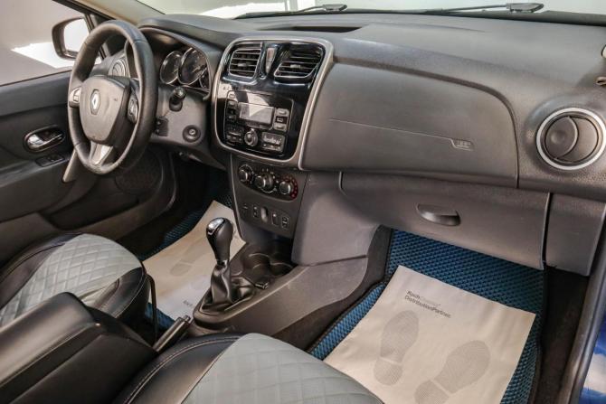 Renault Logan II с пробегом 2018 года, цена 1 019 000 рублей, 235300 км, седан, Автокод Объявления