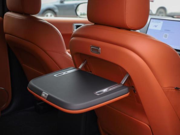 Li Auto (Lixiang) L9 I с пробегом 2023 года, цена 4 999 000 рублей, 84821 км, внедорожник, Автокод Объявления